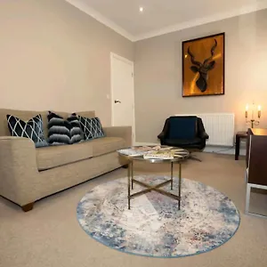 Stones Throw Apartment Scarborough